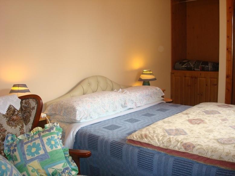 Glen House Room Only Accommodation Йол Стая снимка