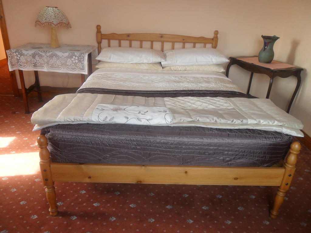 Glen House Room Only Accommodation Йол Стая снимка